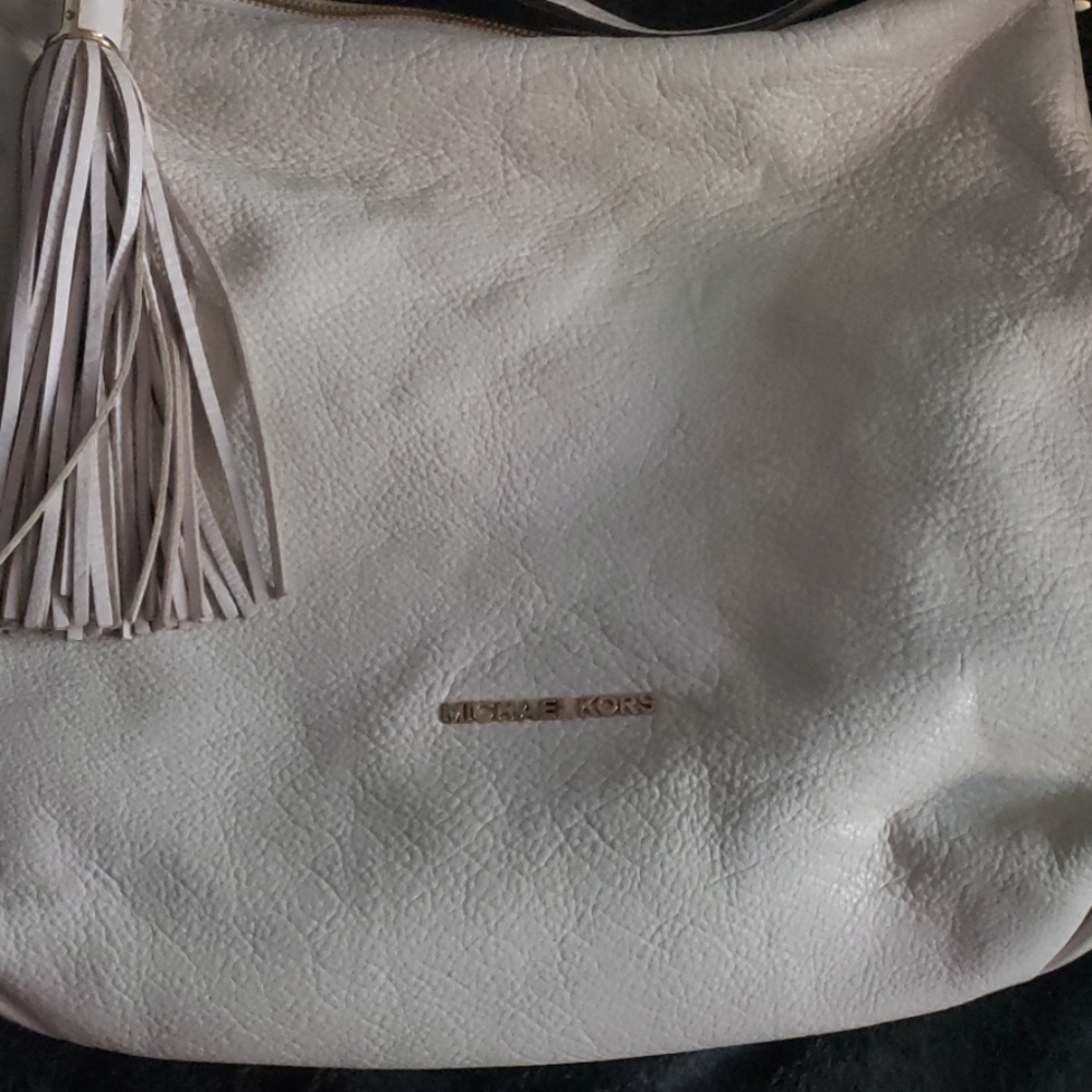 Mk bag used in great condition no dust bag no tags